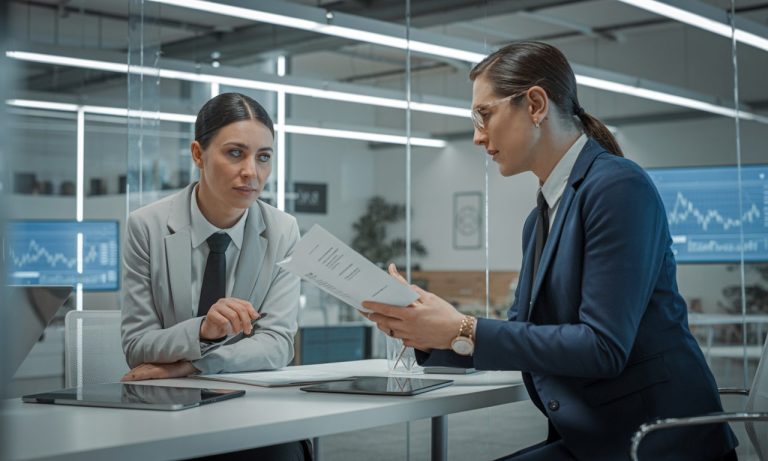 découvrez tout sur la suspension du contrat de travail en 2025 : droits, obligations des employés, et démarches essentielles à connaître pour protéger vos intérêts.